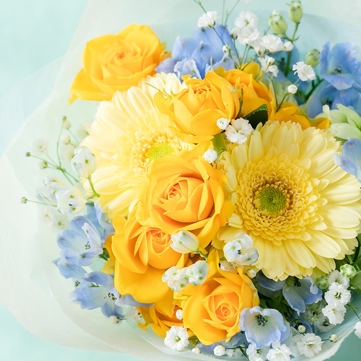 静かに寄り添う、想いの花々たち